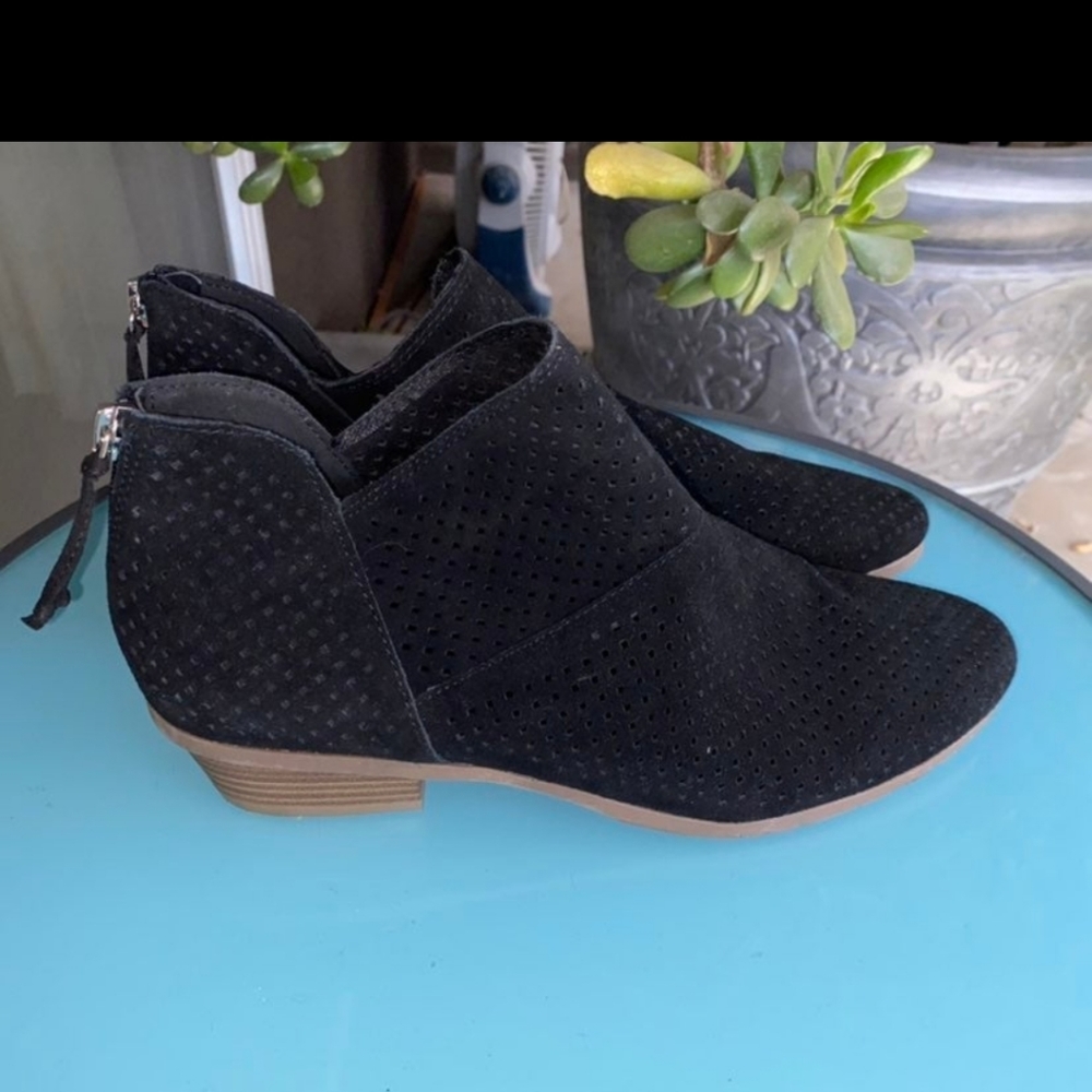 Kenneth Cole 9.5 booties